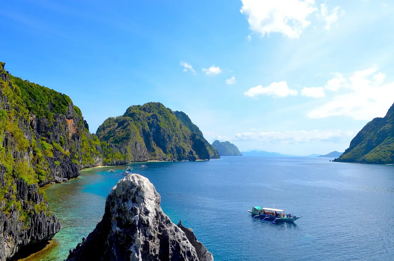 Inselbucht von Palawan auf den Philippinen – Auswandern nach die Philippinen