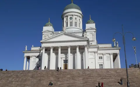 Dom und Hafen von Helsinki – Auswandern nach Finnland