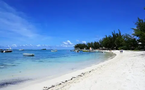 Strand und Lagune auf Mauritius – Auswandern nach Mauritius