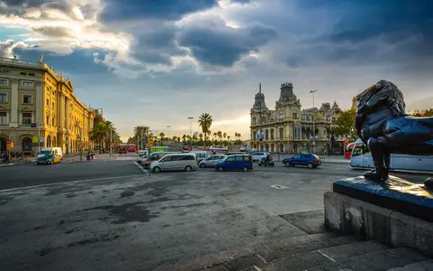 Küste und Stadtansicht von Barcelona – Auswandern nach Spanien