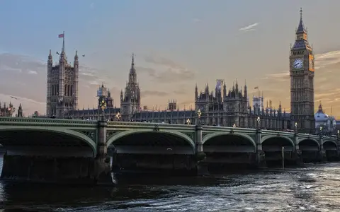 Big Ben und Themse in London – Auswandern nach das Vereinigte Königreich