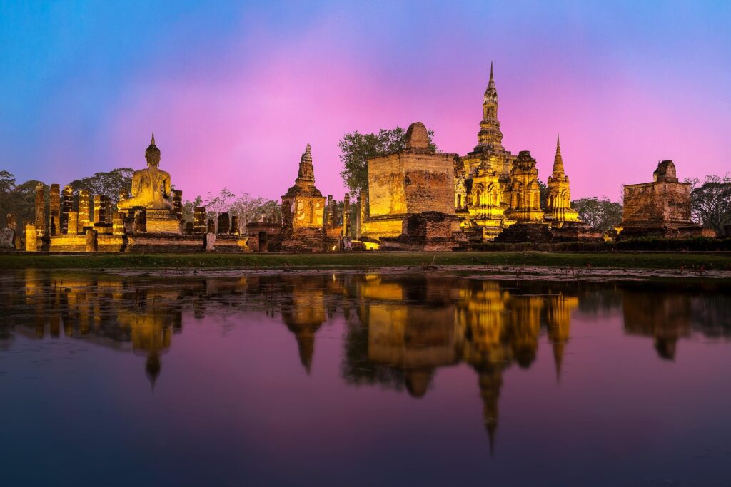 Phra Nakhon Si Ayutthaya bei Sonnenuntergang